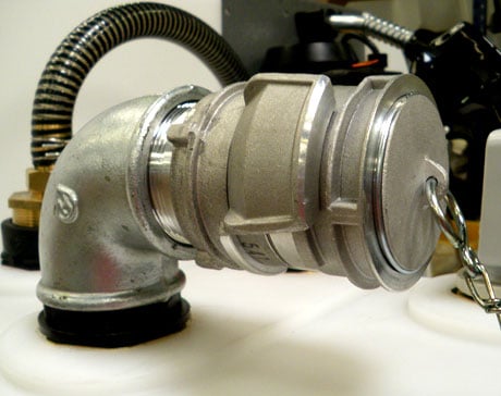 Fire hose coupling equipped with overfill limiter