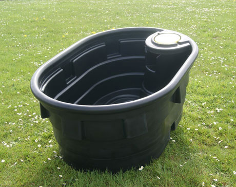 High-flow ovoid pasture trough with float
