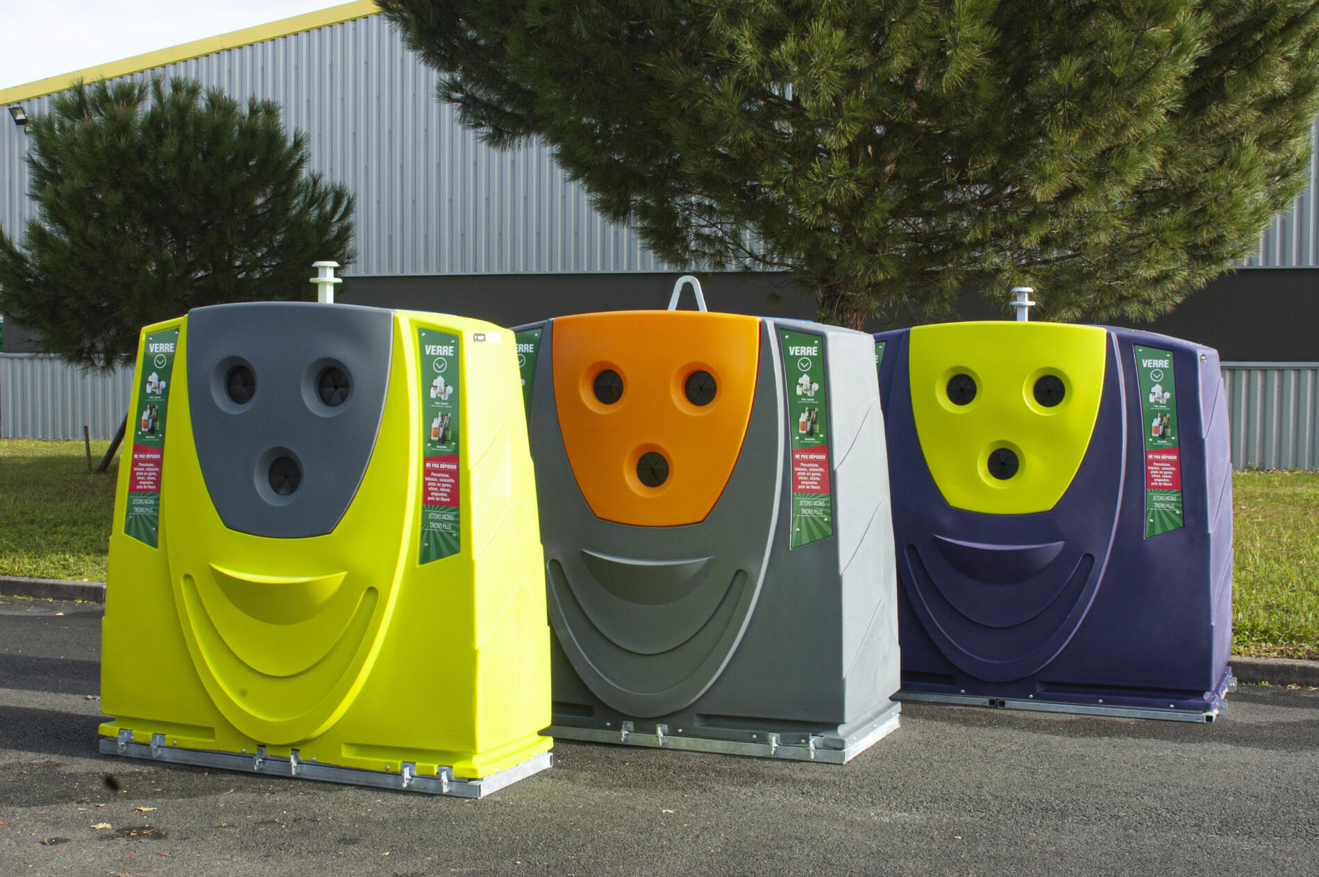 Conteneur à déchets rotomoulés